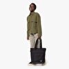 Resim ICON TRAVEL TOTE ON BLACK OMUZ ÇANTASI