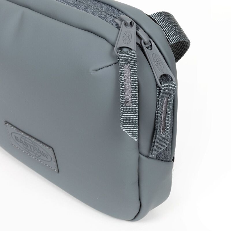 Arjan Cnnct F Matte Storm Omuz Çantası | Eastpak